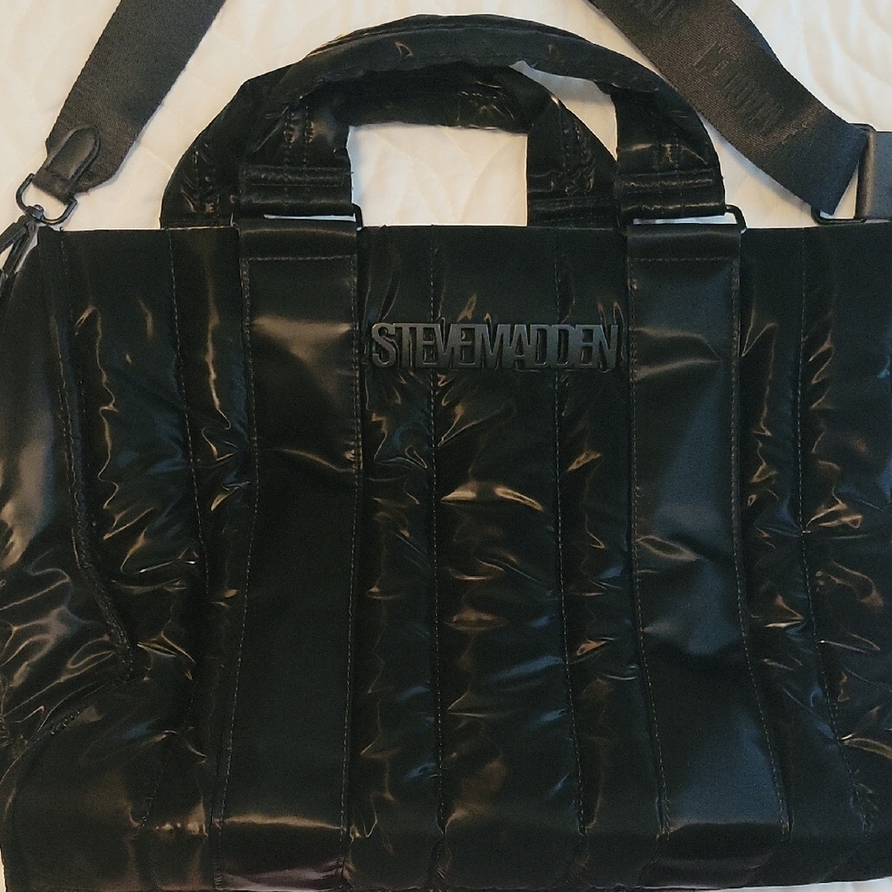 Steve Madden Black Messenger Bag with Structured Design